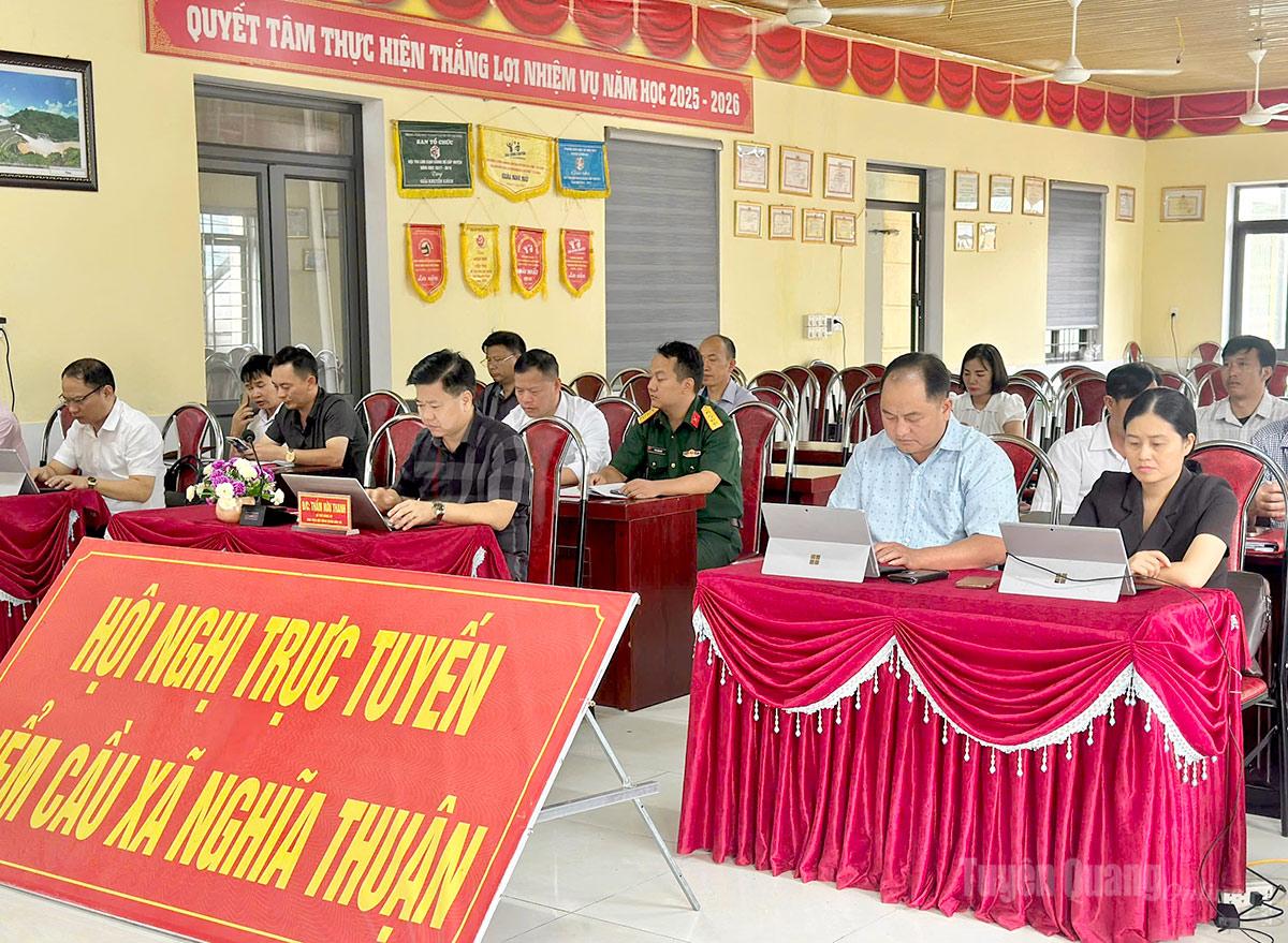 Đại biểu dự hội nghị tại điểm cầu xã Nghĩa Thuận.