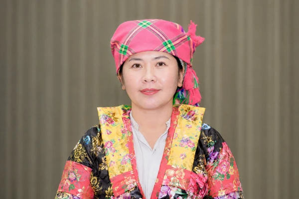 Chị Vàng Thị Chở, Bí thư Chi bộ, Tổ trưởng Tổ hợp tác thôn Séo Lủng A, xã Sà Phìn