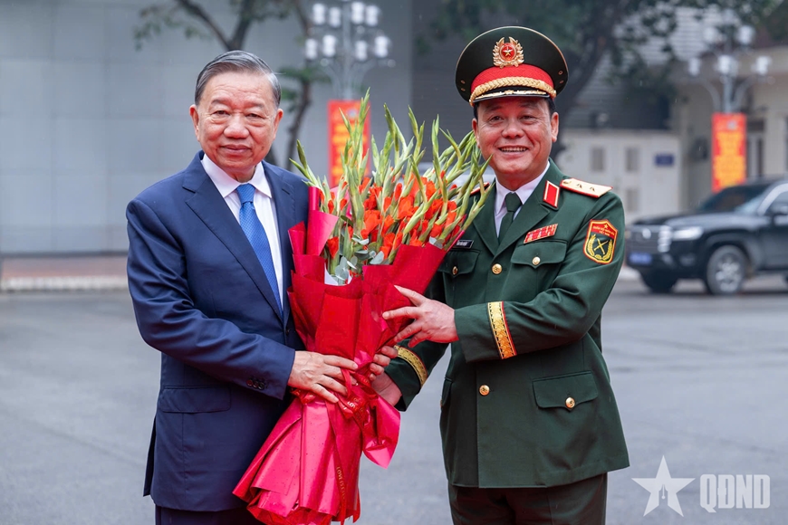 Tổng Bí thư, Chủ tịch nước Tô Lâm dự Lễ kỷ niệm 80 năm Ngày truyền thống LLVT Thủ đô Hà Nội và đón nhận danh hiệu Anh hùng LLVT nhân dân