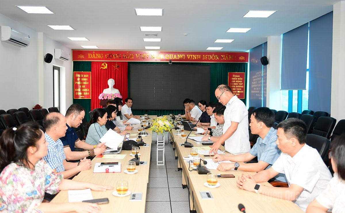 Quang cảnh buổi làm việc.