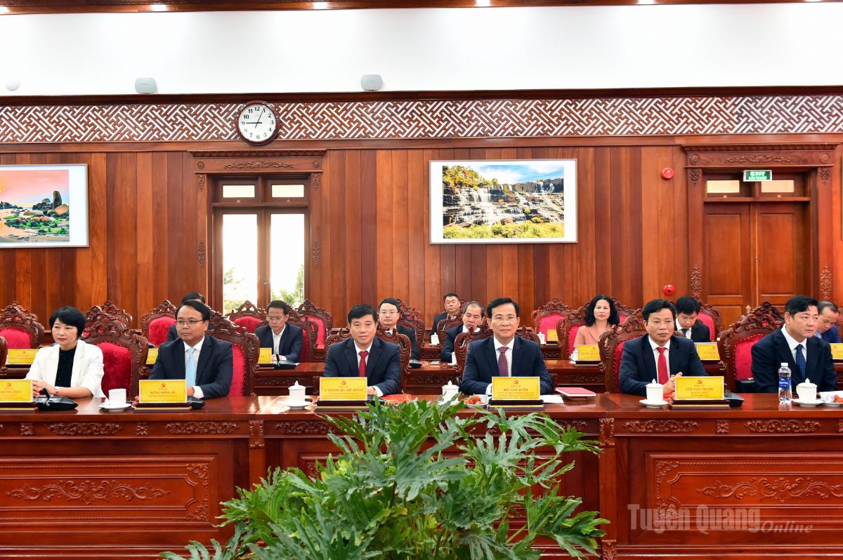 Các đồng chí lãnh đạo tỉnh Lâm Đồng tại hội nghị.