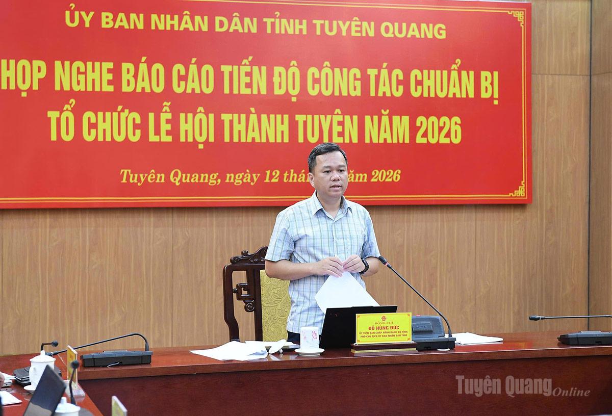 Đồng chí Phó Chủ tịch UBND tỉnh Đỗ Hùng Đức phát biểu kết luận cuộc họp.