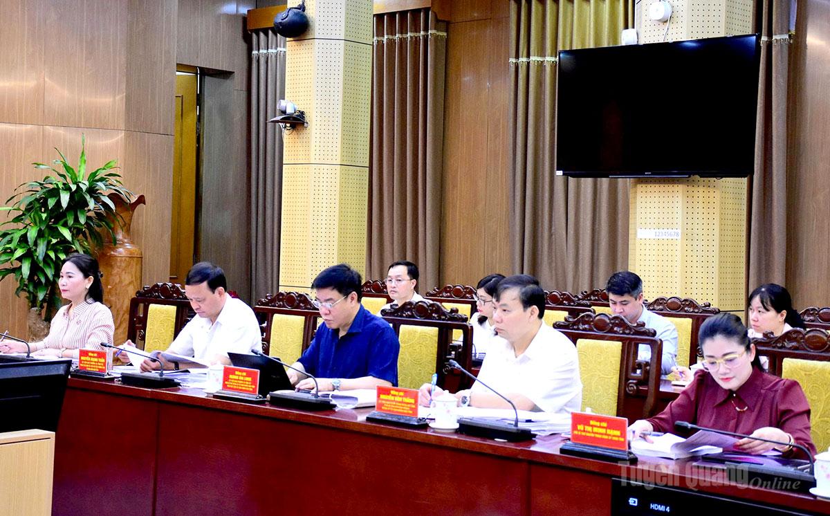 Các đồng chí lãnh đạo Đảng uỷ UBND tỉnh, UBND tỉnh dự buổi làm việc.
