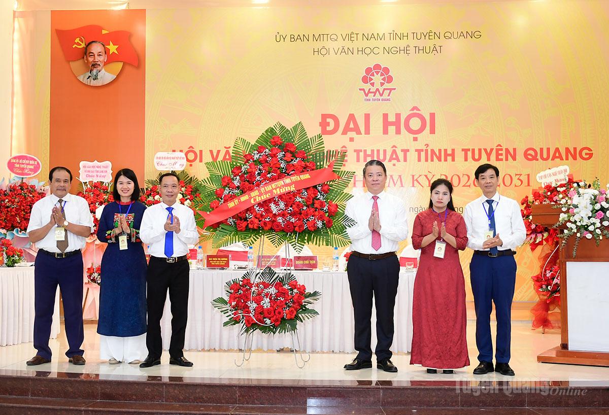 Ảnh tin