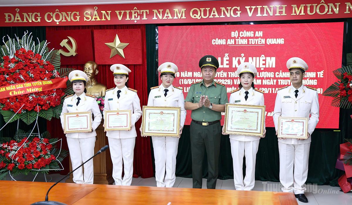Ảnh tin