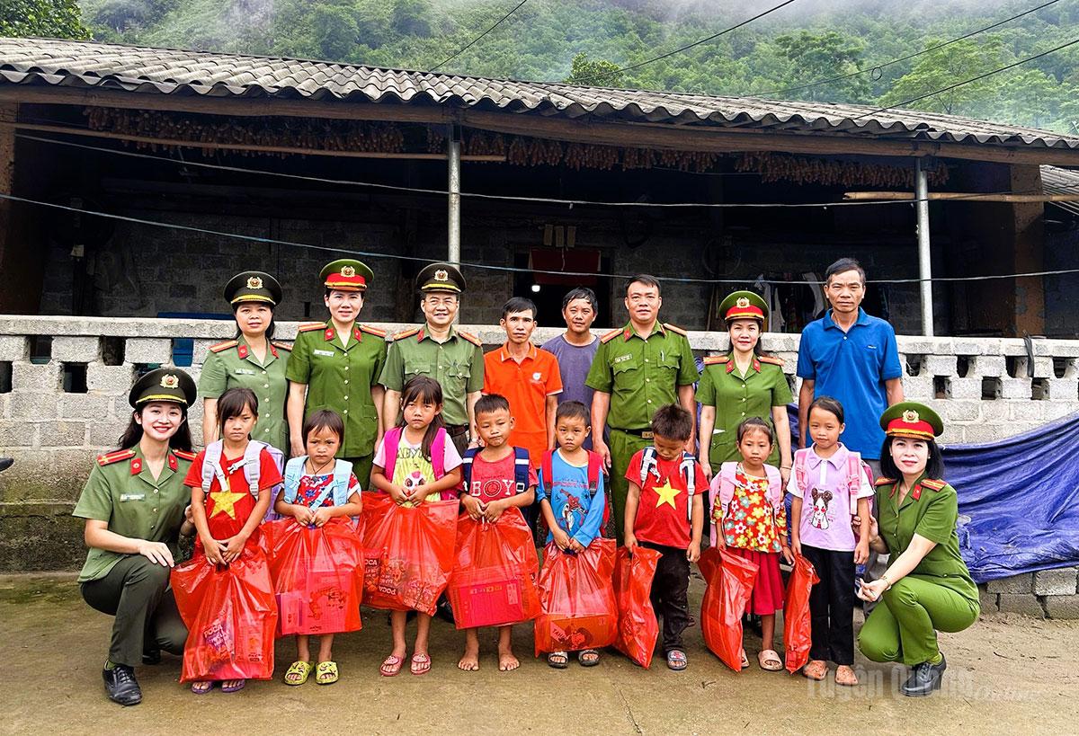 Vững chi bộ, chắc lòng dân